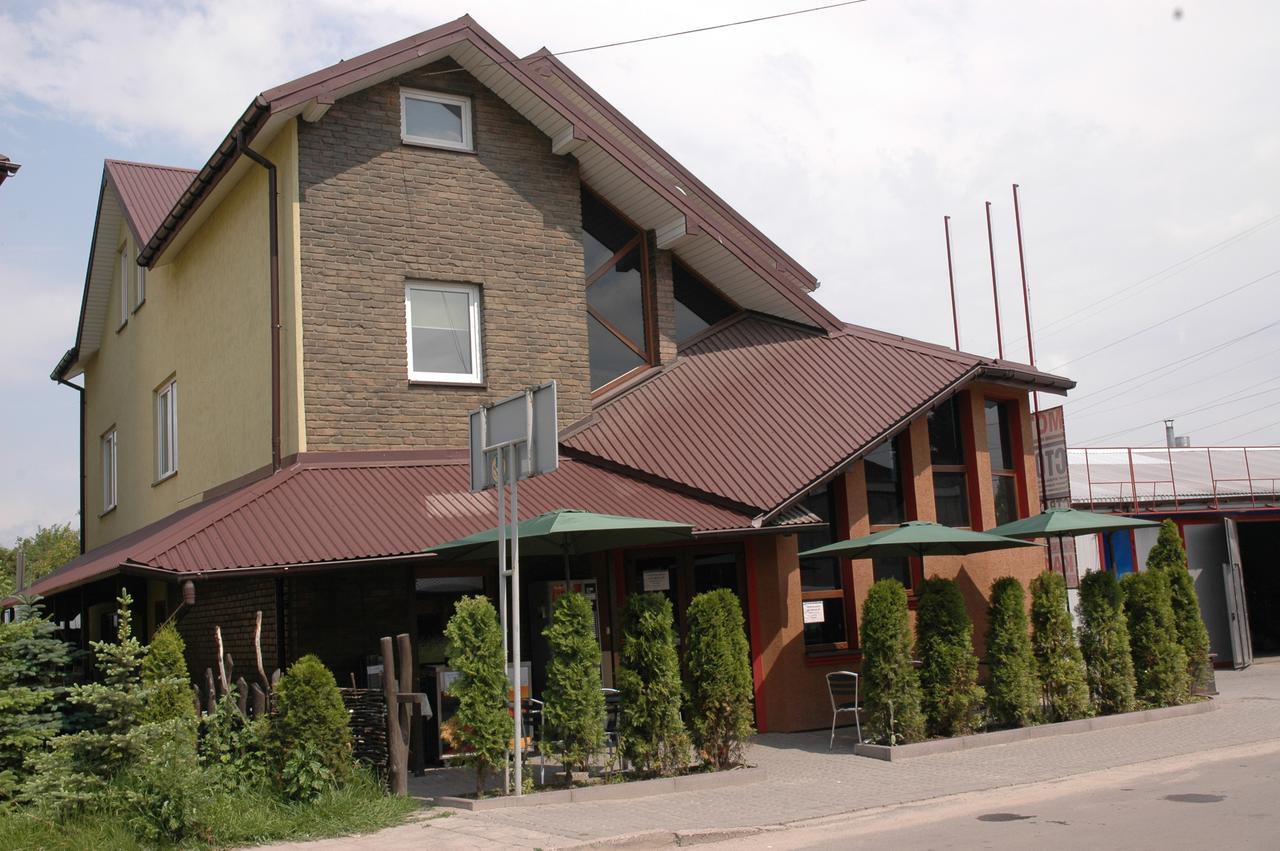 Guest House Lviv Bagian luar foto