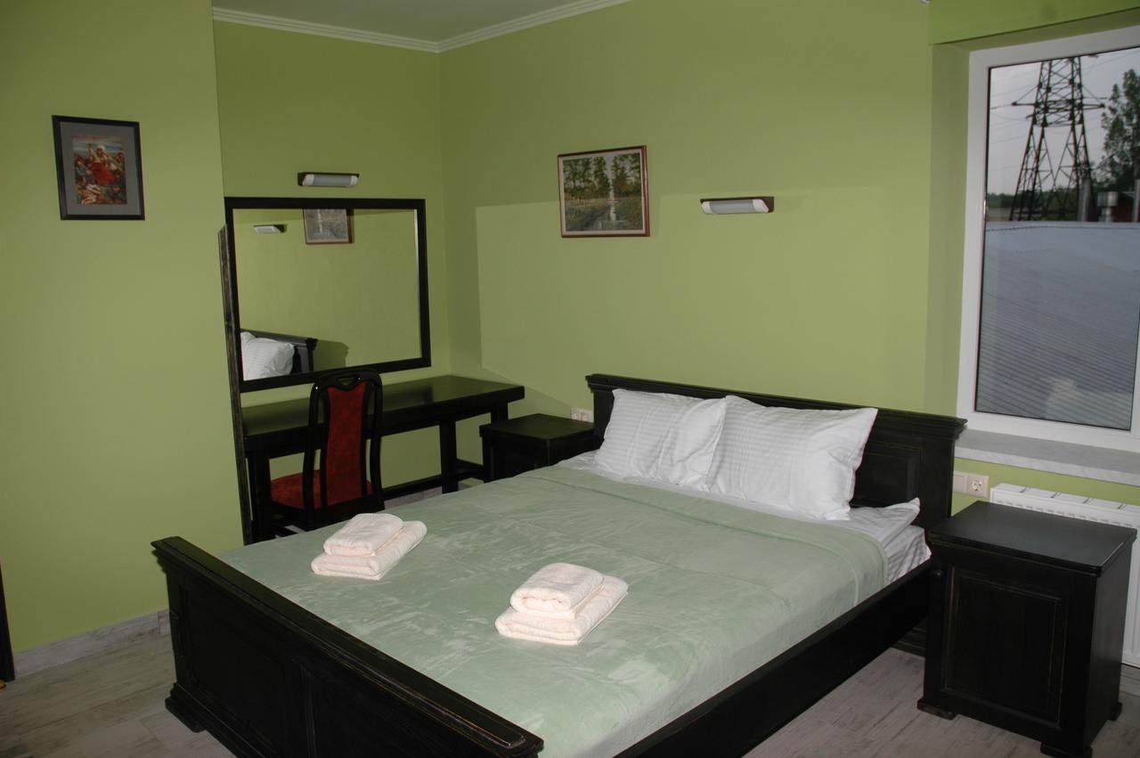 Guest House Lviv Bagian luar foto