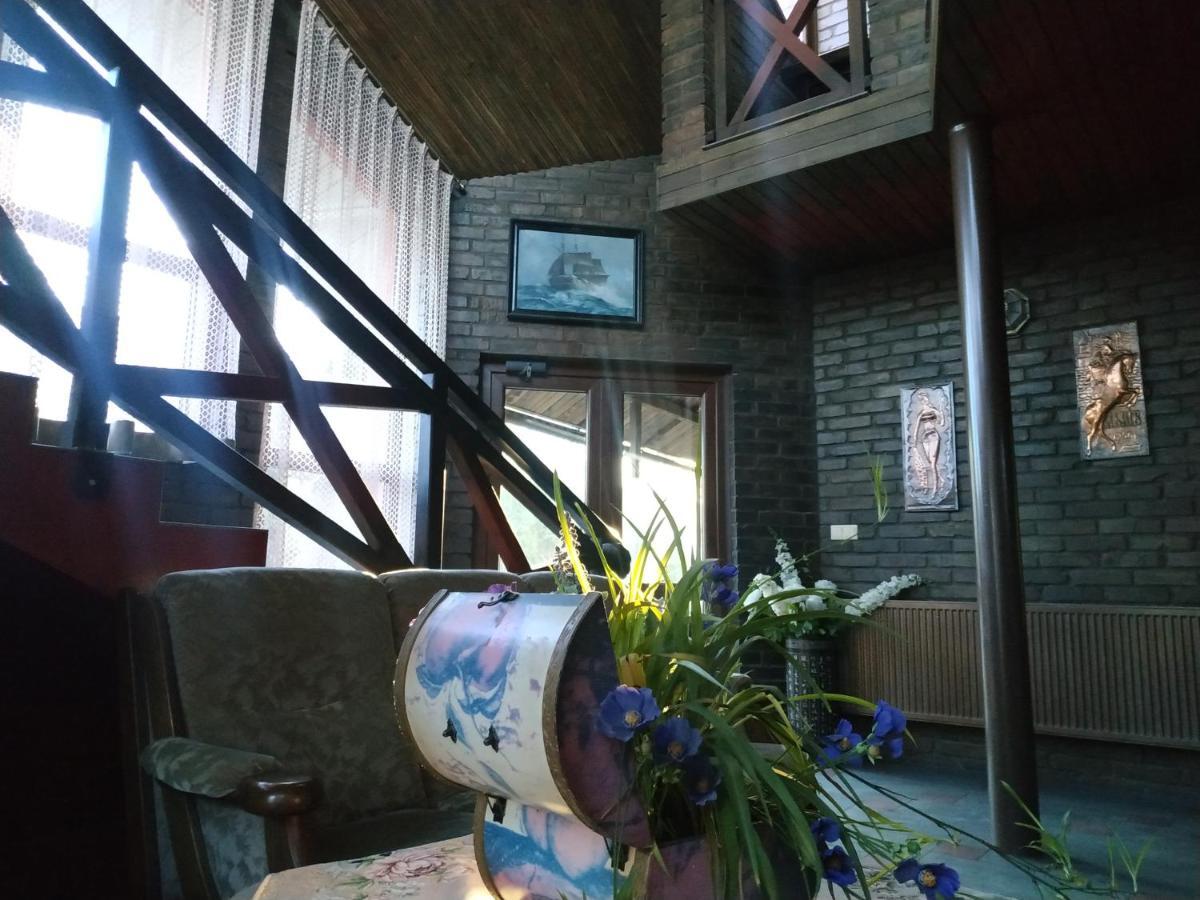 Guest House Lviv Bagian luar foto